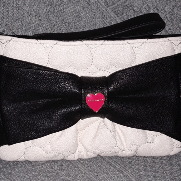 NWT Betsey Johnson BOW CLUTCH/WRISTLET